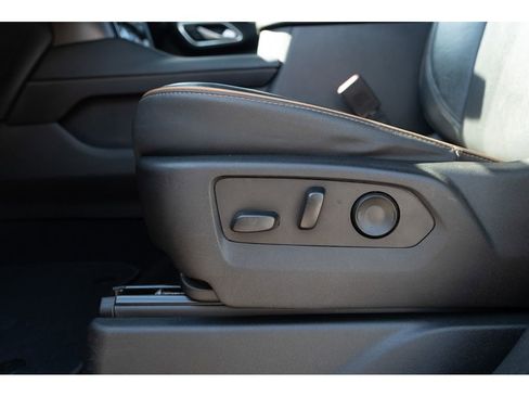 Used 2022 GMC Yukon XL AT4 AWD/4WD image 15