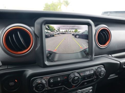 Used 2022 Jeep Gladiator Mojave w/ Cold Weather Group AWD/4WD image 24