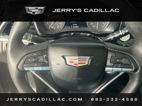 Used 2023 Cadillac XT6 Premium Luxury w/ Technology Package FWD image 12
