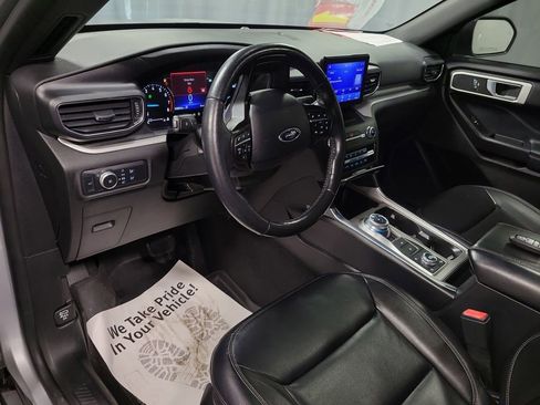 Used 2020 Ford Explorer XLT w/ Equipment Group 202A image 14