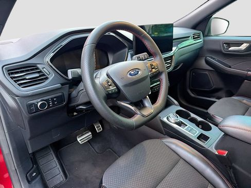 Used 2024 Ford Escape ST-Line w/ Tech Pack #1 FWD image 9