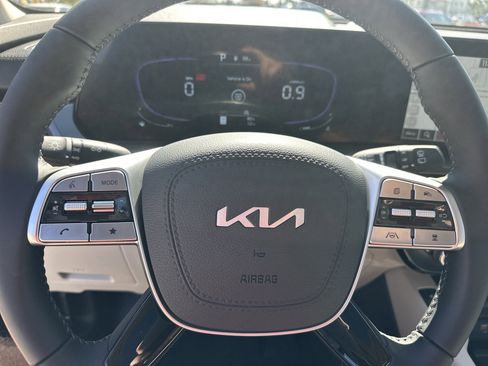 New 2025 Kia Telluride S image 19