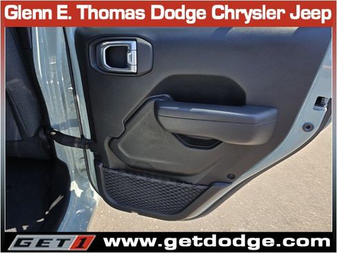Certified 2024 Jeep Wrangler Unlimited AWD/4WD image 32