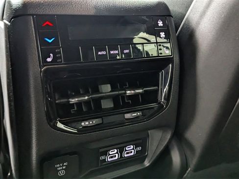 Used 2025 Jeep Grand Cherokee L Limited image 36