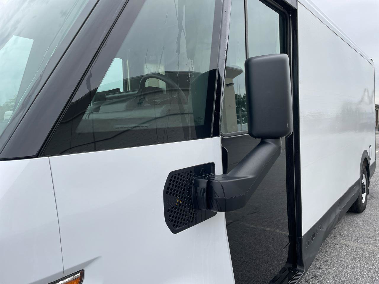 Used 2024 Chevrolet Brightdrop 600 w/ Commercial Equipment Package AWD/4WD image 2