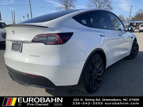 Used 2022 Tesla Model Y Performance image 5