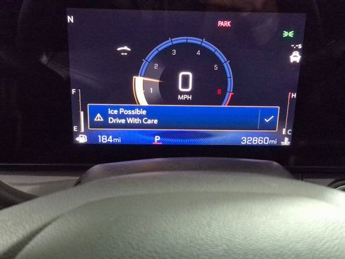 Certified 2024 Chevrolet Trax ACTIV w/ Driver Confidence Package image 12