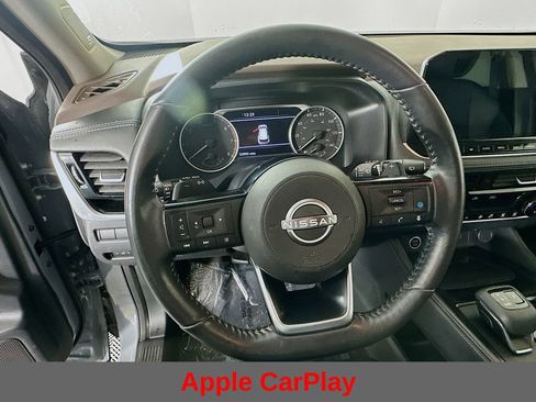 Used 2022 Nissan Rogue SL w/ SL Premium Package image 17