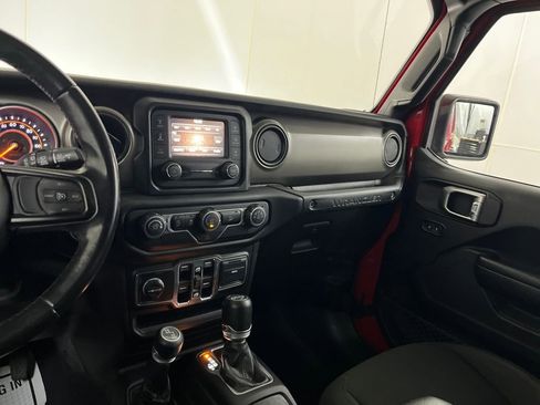 Used 2018 Jeep Wrangler Unlimited Sport S image 32