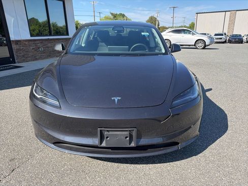 Used 2024 Tesla Model 3 Standard Range RWD image 9