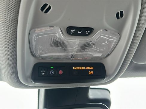 Used 2022 Chevrolet Bolt EUV LT w/ Convenience Package image 25