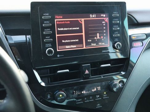 Used 2023 Toyota Camry SE image 18