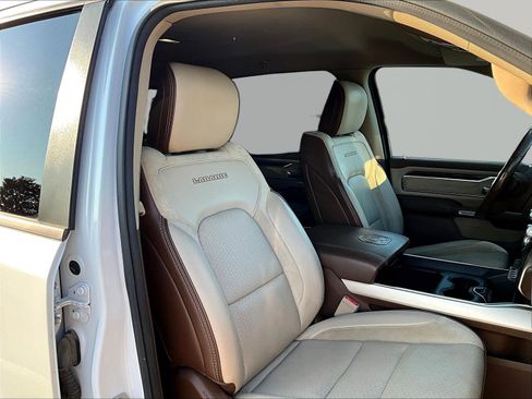 Used 2019 RAM 1500 Laramie AWD/4WD image 29