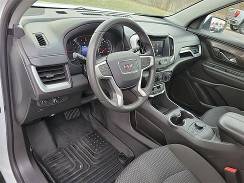 Used 2022 GMC Terrain SLE w/ Driver Convenience Package image 17