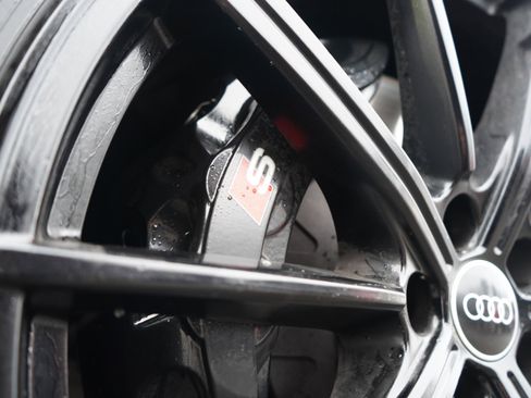 Used 2022 Audi S8 w/ S8 Comfort Plus Package image 77