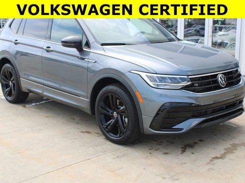 Used 2024 Volkswagen Tiguan SE R-Line FWD image 1