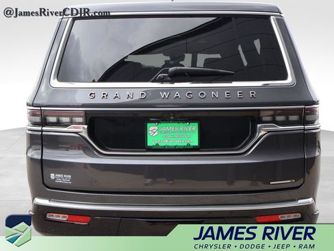 Used 2024 Jeep Grand Wagoneer L Series III AWD/4WD image 4