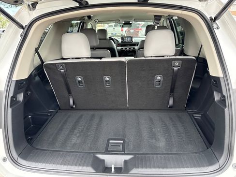 Used 2025 Honda Pilot EX-L image 18