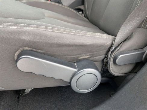 Used 2018 Jeep Wrangler Unlimited Sahara w/ Connectivity Group image 13