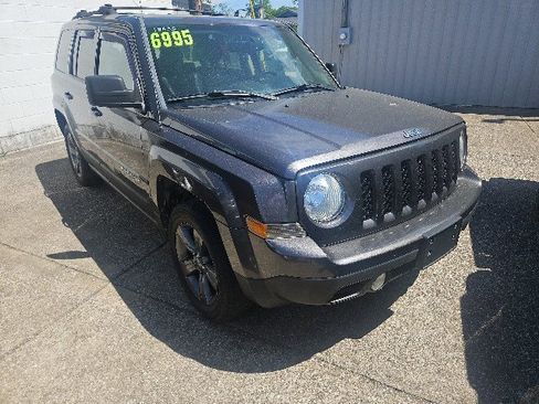 Used 2015 Jeep Patriot High Altitude image 1