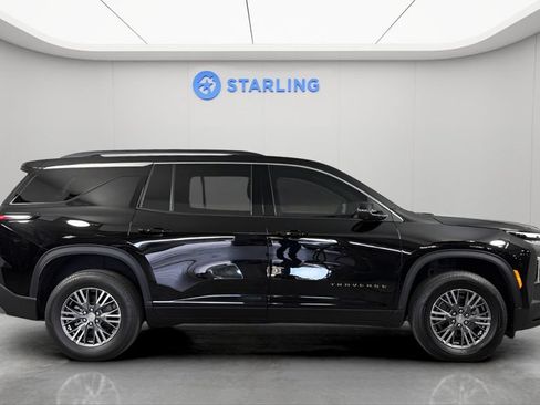 Certified 2025 Chevrolet Traverse LT w/ Driver Confidence Package FWD image 11