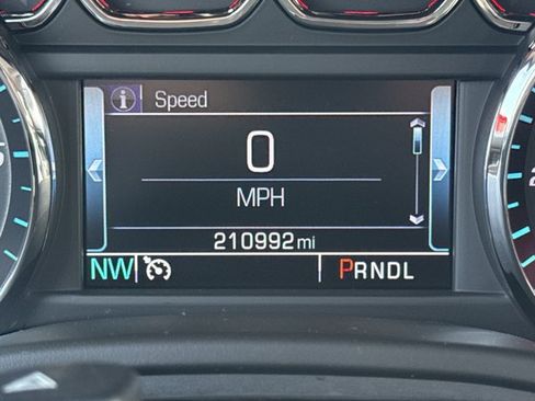 Used 2019 Chevrolet Suburban LT AWD/4WD image 22
