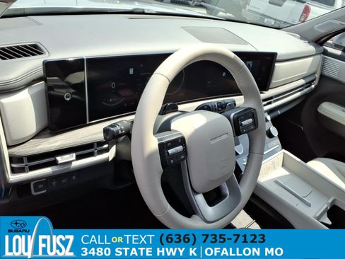 Used 2025 Hyundai Santa Fe Limited FWD image 8