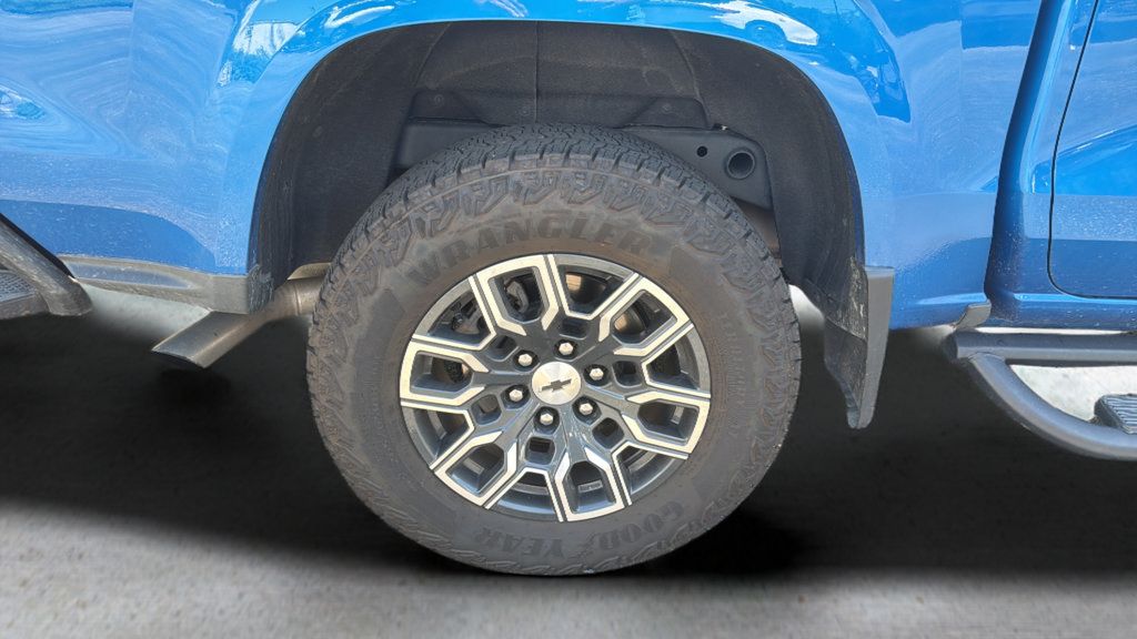 Used 2023 Chevrolet Colorado Z71 w/ Z71 Convenience Package 2 AWD/4WD image 14