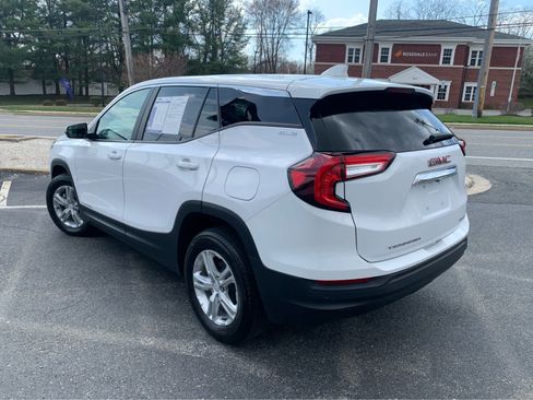 Used 2023 GMC Terrain SLE AWD/4WD image 4