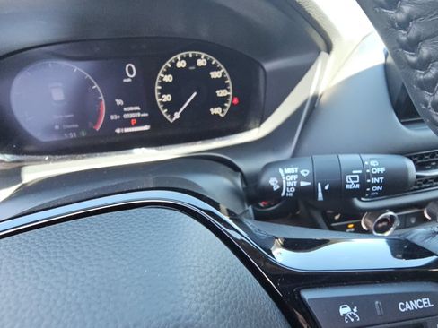 Used 2024 Honda HR-V EX-L image 13