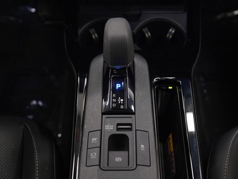 Used 2025 Toyota Prius AWD image 16