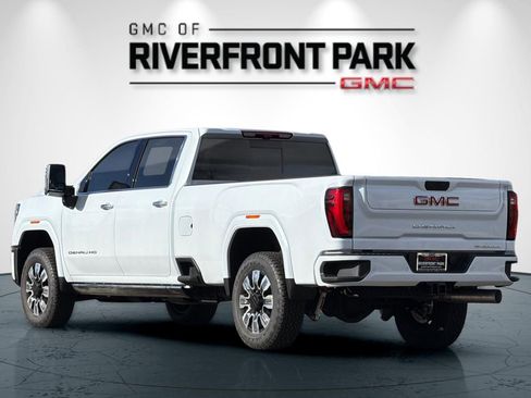 New 2026 GMC Sierra 3500 Denali w/ Denali Reserve Package AWD/4WD image 5