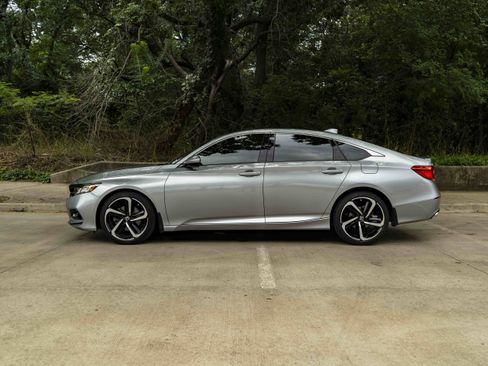 Used 2019 Honda Accord Sport image 6