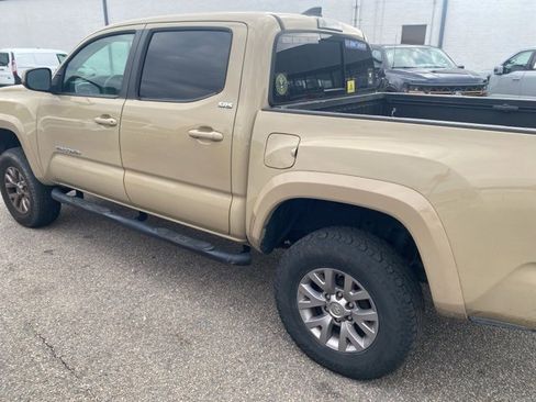 Used 2018 Toyota Tacoma SR5 image 4