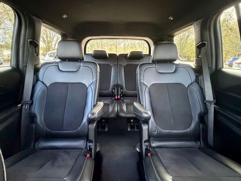 Used 2023 Jeep Grand Cherokee L Laredo image 29