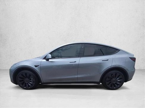 Used 2024 Tesla Model Y Long Range AWD/4WD image 9