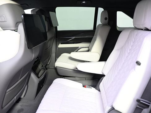 New 2025 Cadillac Escalade IQ Sport 1 w/ LPO, ONYX Package image 21