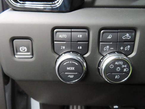 Used 2024 GMC Sierra 2500 AT4 w/ AT4 Premium Plus Package image 67