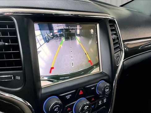 Used 2016 Jeep Grand Cherokee Overland AWD/4WD image 14