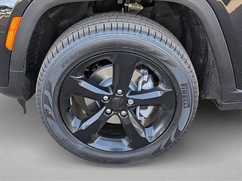 New 2026 Jeep Grand Cherokee Limited image 10