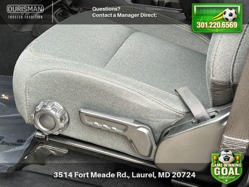 Used 2024 Jeep Wrangler Unlimited Sahara AWD/4WD image 7