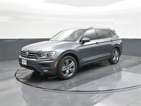 Used 2021 Volkswagen Tiguan SEL w/ 3-Row Tiguan MDO Package image 34