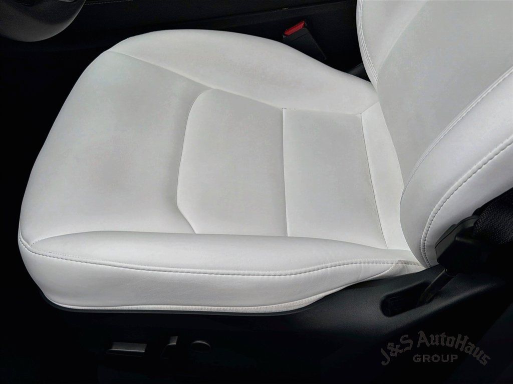 Used 2023 Tesla Model Y Performance AWD/4WD image 25