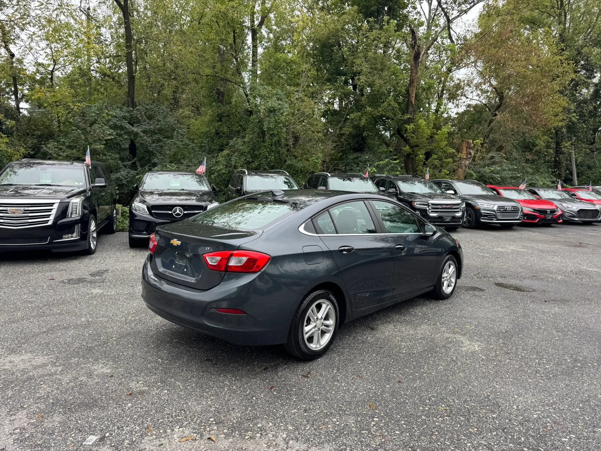 Used 2017 Chevrolet Cruze LT w/ Convenience Package FWD image 5