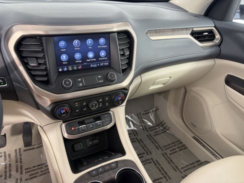 Used 2022 GMC Acadia Denali w/ Denali Ultimate Package AWD/4WD image 4