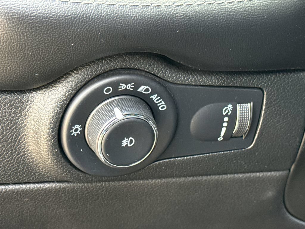 Used 2022 Dodge Durango GT RWD image 22