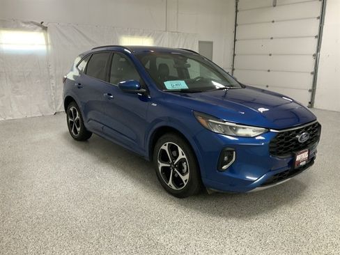 Used 2023 Ford Escape ST-Line Select w/ Tech Pack #2 AWD/4WD image 4