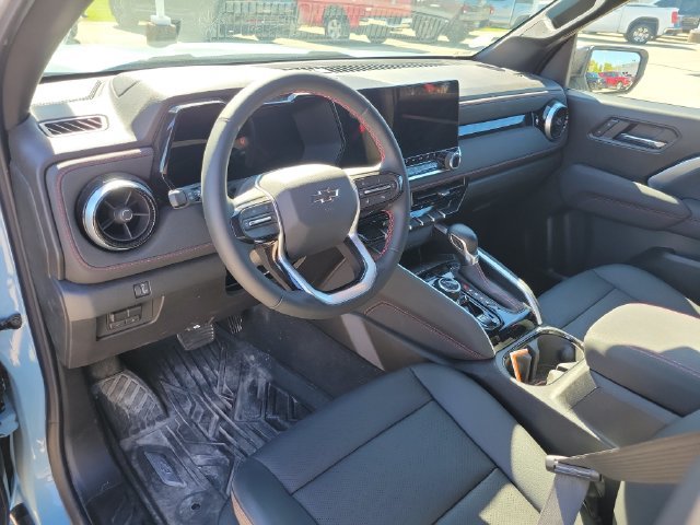 Used 2026 Chevrolet Colorado Z71 w/ Technology Package AWD/4WD image 18