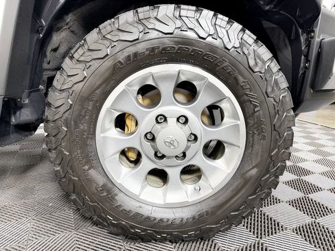 Used 2013 Toyota FJ Cruiser 4WD image 27