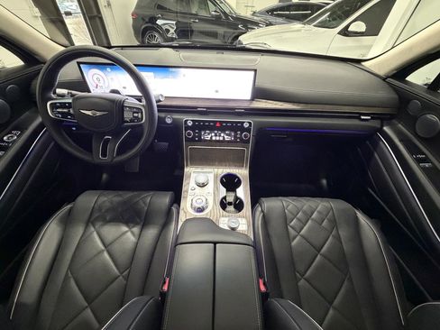Used 2025 Genesis GV80 3.5T Prestige image 18